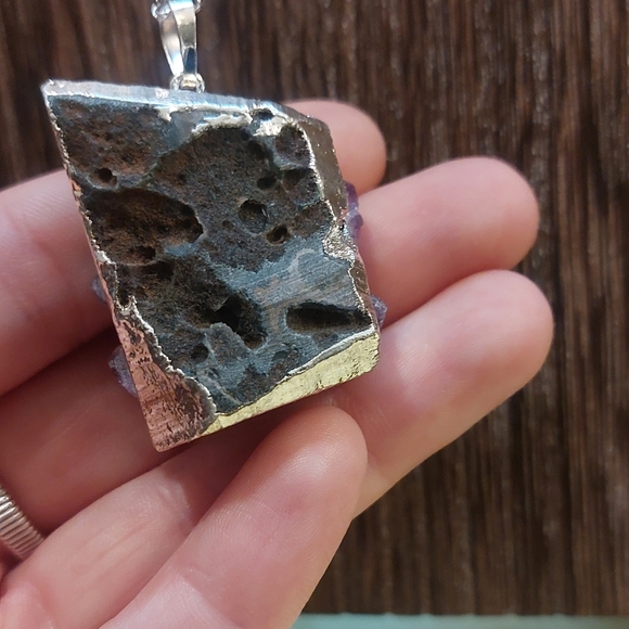 Gorgeous Amethyst Pendant Necklace - Picture 3 of 3